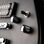 Cort elektromos gitár, Matt Bellamy Signature modell, fekete