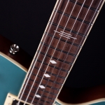 Magneto Velvet Deluxe elektromos gitár, kamrás test, Metallic Green Silk - BEVEZETŐ ÁR!